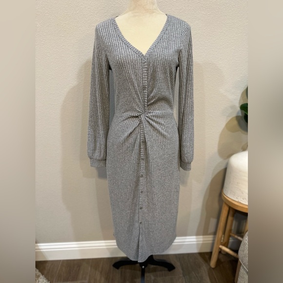mi ami Dresses & Skirts - SOLD 🤑 Midi Sweater Dress